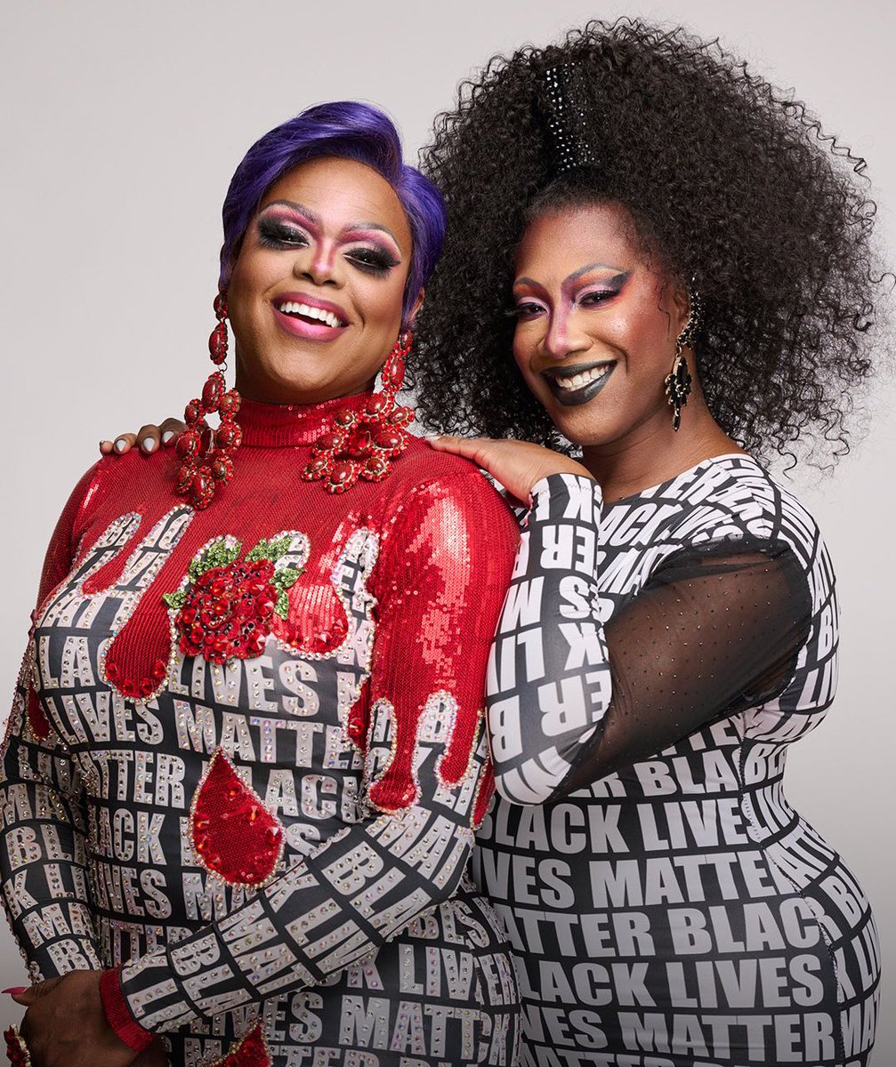 PopCrave's tweet photo. #CanadasDragRace contestants Anastarzia Anaquway and Kimora Amour set to appear on the upcoming season of ‘The Amazing Race Canada.’ 

They are the first-ever team of drag queens to appear on the #AmazingRace franchise. https://t.co/ZRTTm5FpvI