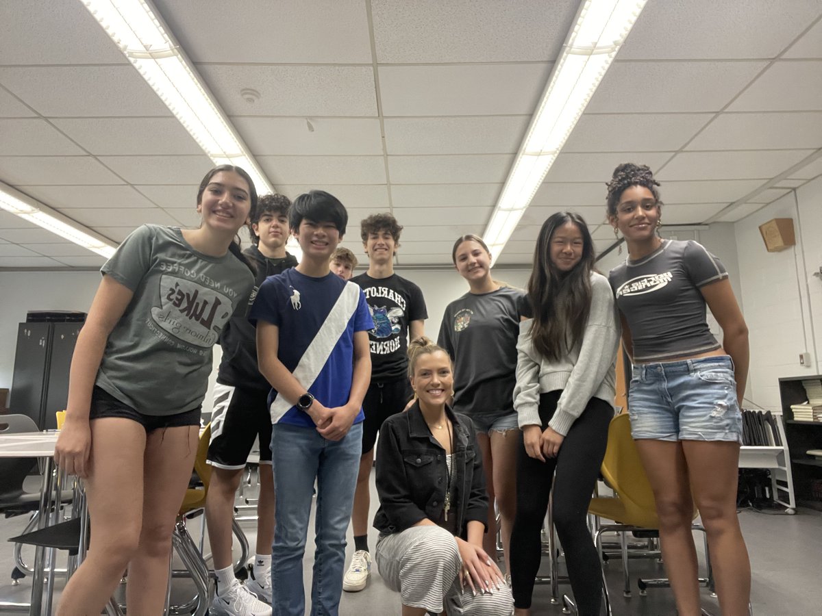 Ms_MLynch's tweet photo. Happy last day of school from C19! #US1 #RIA https://t.co/0tf8uBrvRF