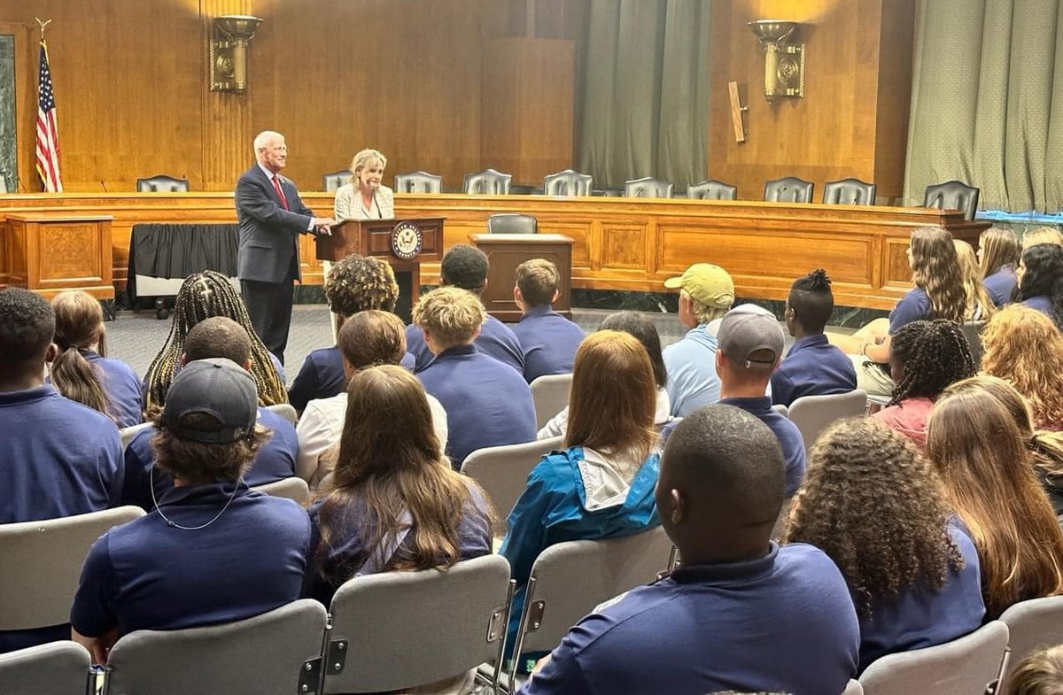 SRECooperative's tweet photo. Our Mississippi Coast ECM Youth Leadership students visited the Library of Congress, toured our nation's Capitol, and visited on Capitol Hill and had one-on-one time with Senator Roger Wicker, Senator Cindy Hyde-Smith and Congressman Mike Ezell.
#ytdc #ytdc23 #ourtimeyt23 #ms2dc https://t.co/k6o8OtOAun