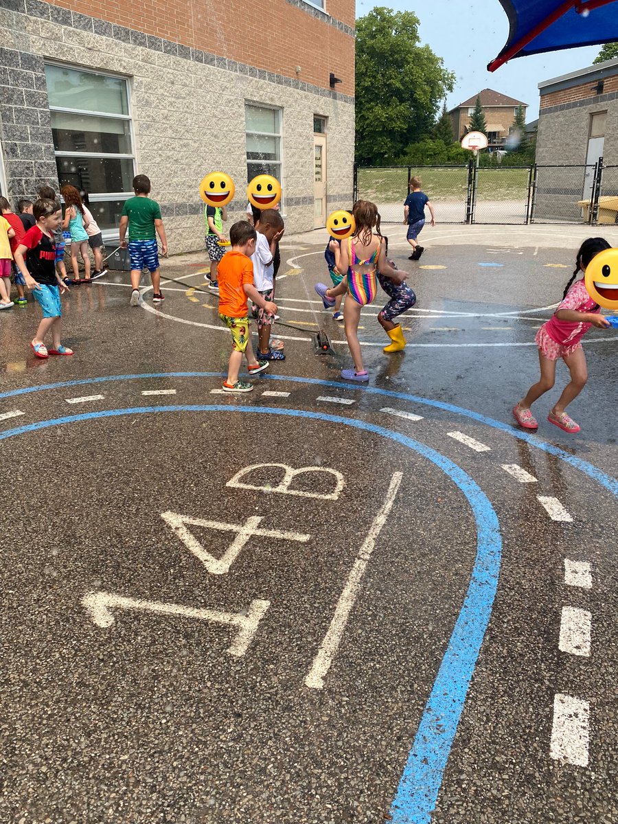 MrsPictonsClass's tweet photo. More from Water day! https://t.co/EVHzG1j4Dr