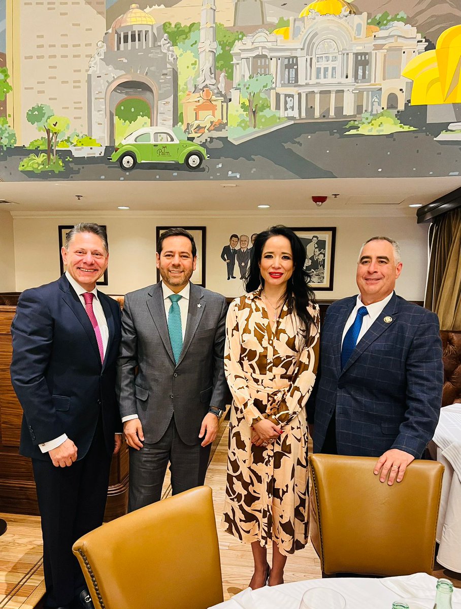 abugaberjose's tweet photo. Tuvimos una reunión con el presidente y la directora general de @AnafapytOficial, Marcelo Herrera y Flor de María González @FlordeMaria10, y el presidente de la Cámara de Comercio México - Israel, Sony Chalou @sonycha.

Estuvieron presentes el tesorero y el secretario general de la @CONCAMIN, Eduardo Ramírez @EduardoRmzLeal y Alejandro Malagón @AMalagonB.