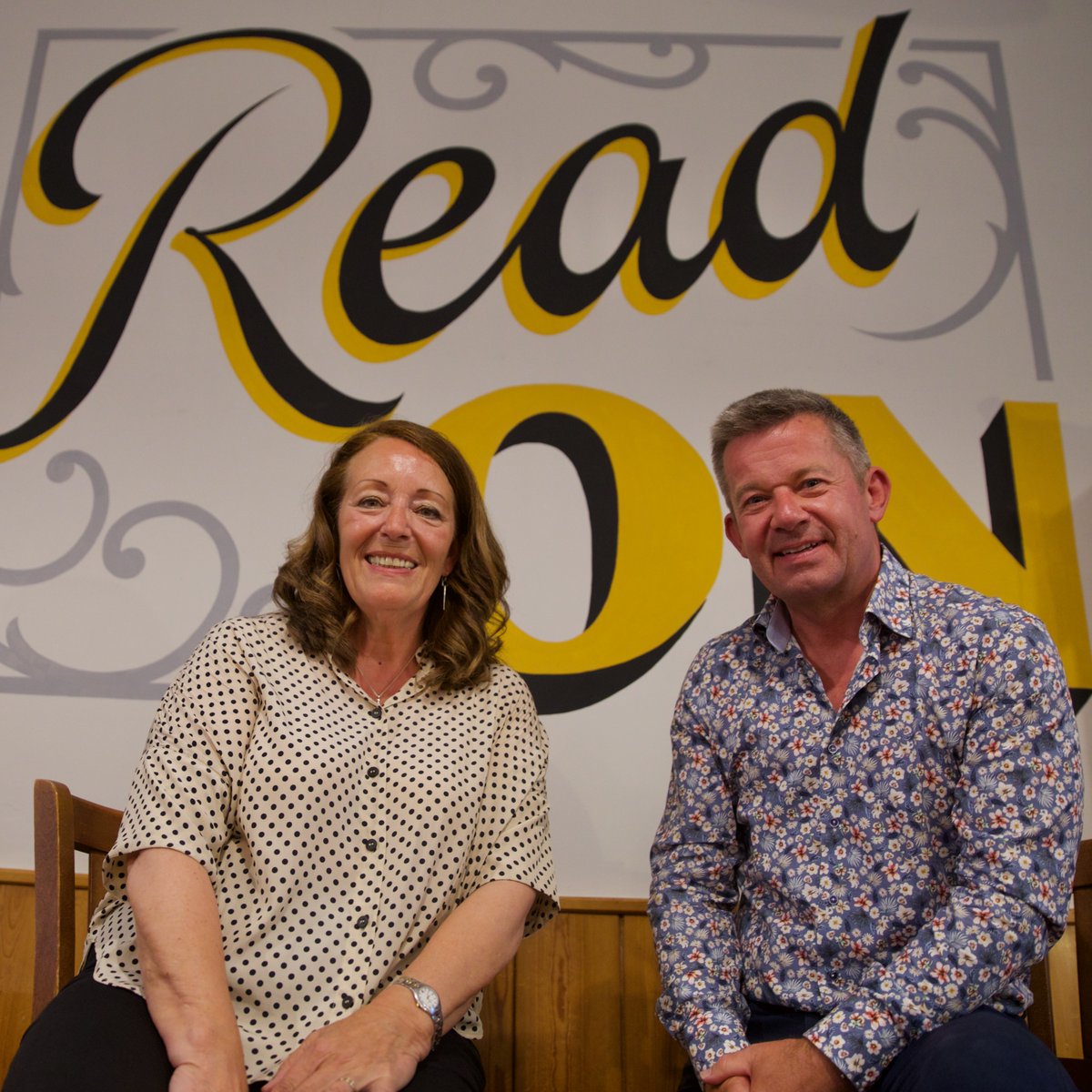 A Midsummer full house for the launch of Black Fell by @mariwriter interviewed by @IanPayneITV @ForumBooks in Corbridge tonight.