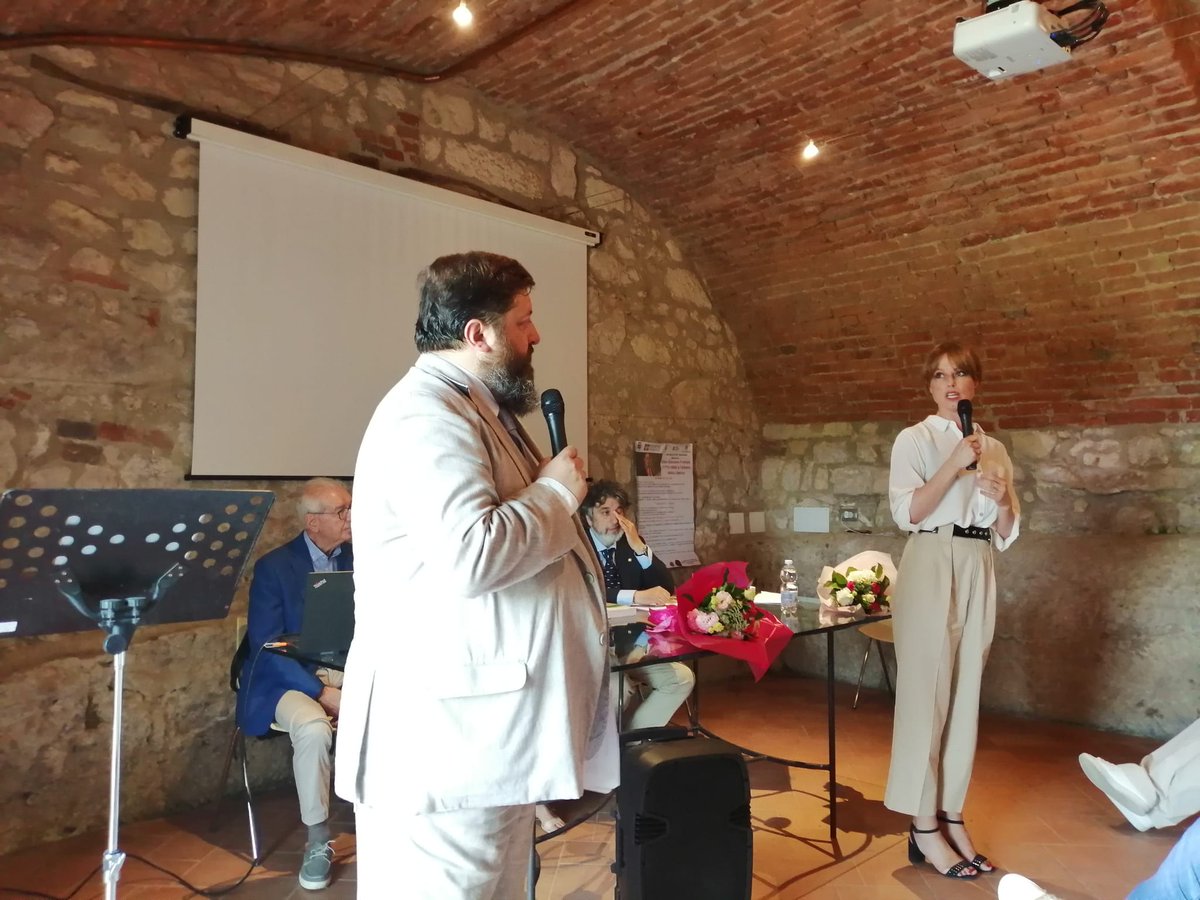Sneige3's tweet photo. Alexandra Kamenskaya et Roberto Coaloa de Sneige se sont retrouvés ce week-end à Cella Monte, un des plus beaux villages d'Italie, dans le Monferrato piémontais, à l'occasion d'un colloque historique consacré au jacobin piémontais Gian Giacomo Francia (1773-1858). https://t.co/LlAgDJwcAR
