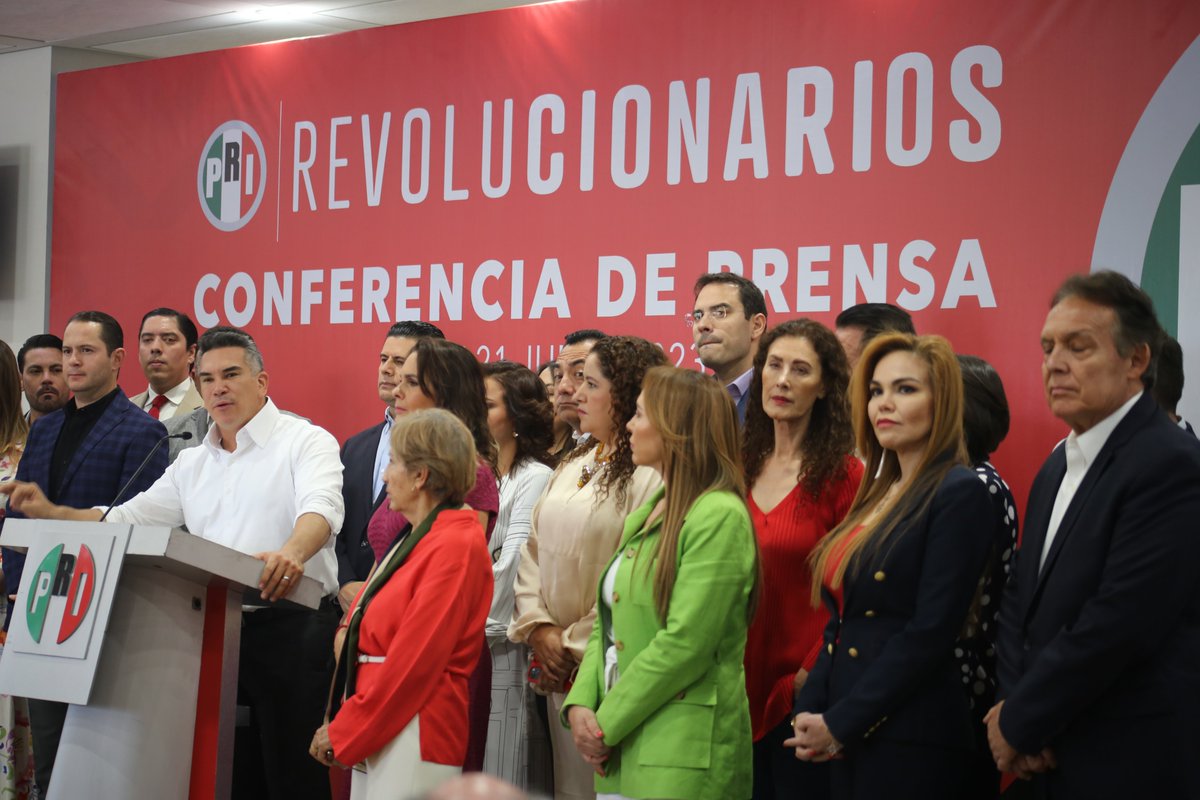 CNC_CEN's tweet photo. Nuestra dirigente @LetyBarreraM asistió al anuncio que hizo @alitomorenoc, presidente del partido, en torno a los 32 foros ciudadanos para escuchar, atender y construir #ElMéxicoQueQueremos. https://t.co/hHHRQbmOe8