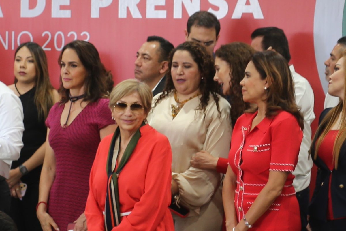 CNC_CEN's tweet photo. Nuestra dirigente @LetyBarreraM asistió al anuncio que hizo @alitomorenoc, presidente del partido, en torno a los 32 foros ciudadanos para escuchar, atender y construir #ElMéxicoQueQueremos. https://t.co/hHHRQbmOe8