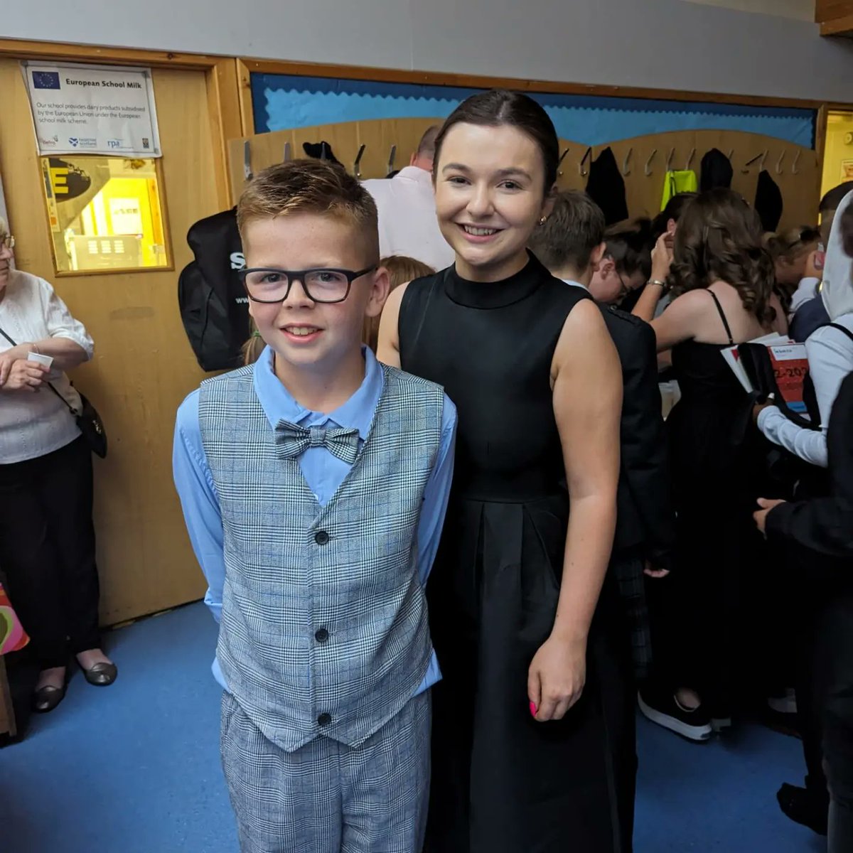 _stacy_r's tweet photo. Thank you for making P7 such a memorable year you have been a great teacher good luck for the future @CarmylePS https://t.co/A2DxLa7jwC