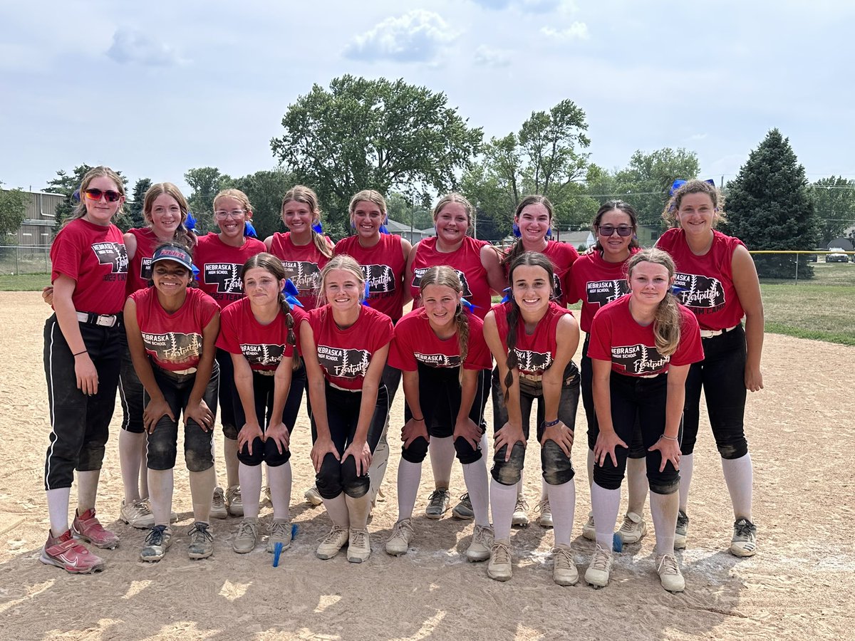 So awesome to see our Millard South "Blue" team compete this week at our Team Camp. We had the chance to watch 28 girls in our program play, with many from this crew playing against seasoned varsity competition for the first time!  Way to represent MSSB23 #OldSchool