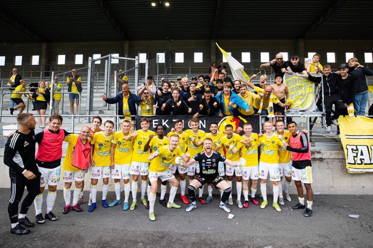 YWPF's tweet image. 5-0 i Borås inför uppehållet. Årets vackraste bild alla kategorier.
#tillsammansförfalkenberg