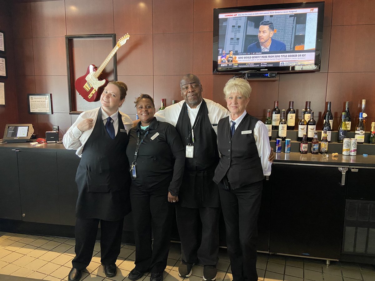 CLEVELAND ROCKS!!  We receive so many great compliments from this #unitedclub team for their exceptional customer service! Thank you team Cleveland! <a href="/Tobyatunited/">Toby Enqvist</a> @jacquikey <a href="/KevinMortimer29/">Mt. Keverest</a> <a href="/weareunited/">We Are United</a>