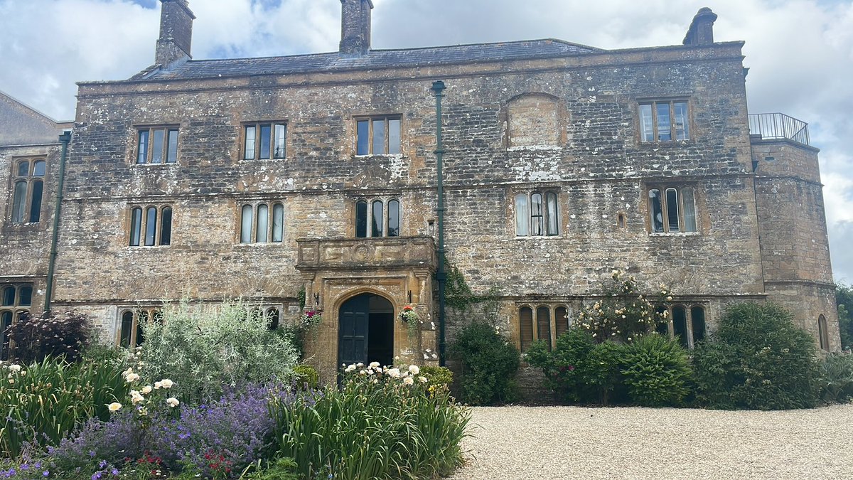 ChiltonPrimary's tweet image. LKS2 are back from an amazing residential @hooke_court we were immersed in a Tudor experience and learnt so much!