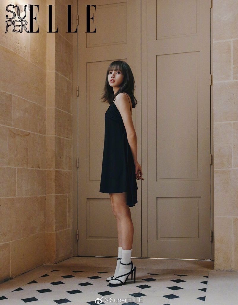 #LISA high heels + socks combo is a killer too 😭