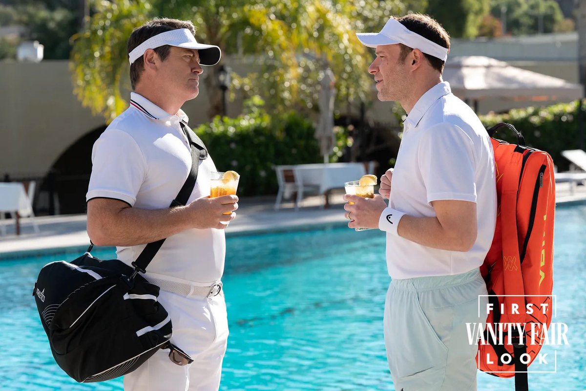 Пол Дано, Себастиан Стэн, Пит Дэвидсон, Винсент Д'Онофрио, Ник Офферман и Сет Роген на первых кадрах из фильма «Дурные деньги» про то, как группа обычных людей не дала заработать воротилам с Уолл-Стрит на банкротстве сети GameStop. Премьера 22 сентября