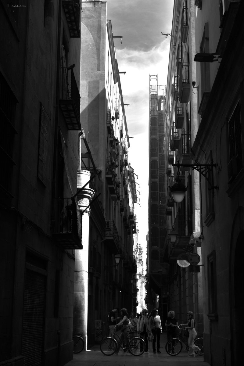 #Barcelona #photography #photo #bnwphotography #blackandwhite #blackandwhitephotography #blackandwhitephoto #blackandwhitephotos #monochromephotography #Monochrome #foto #street #streetphotography #streetphoto #urbanphotography #noiretblanc #cityscapes #nikon #nikonphotography