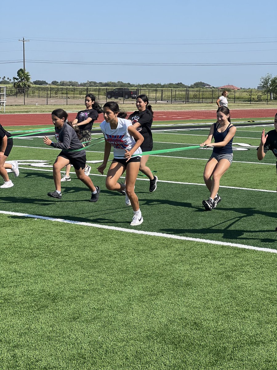 Jag_02179's tweet photo. DON'T RUN AWAY FROM CHALLENGES, RUN OVER THEM #WhateverItTakes #ChampionMentality #JacketMentality https://t.co/HaGEcDtXW8