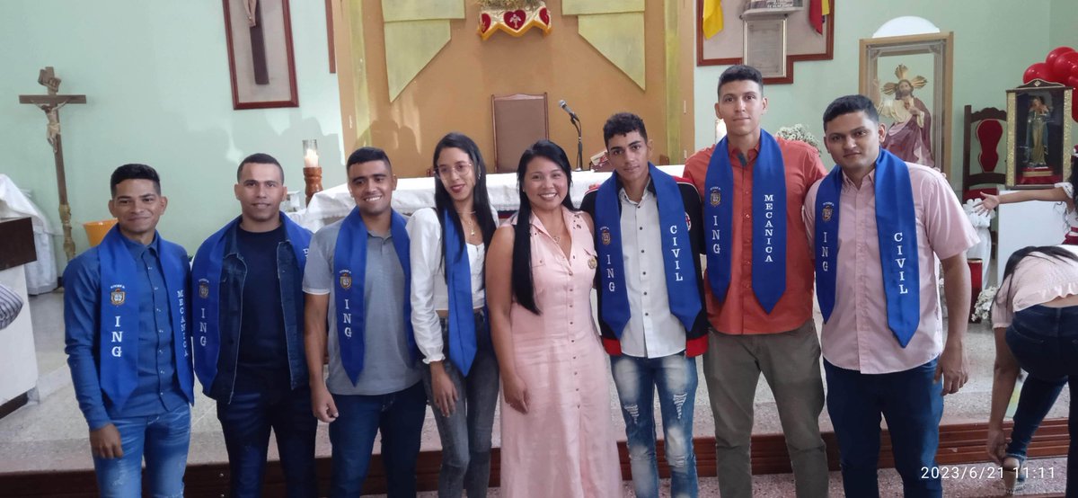 NoticiasunefaP's tweet photo. MSc. @marbelysrivero8 Decana del #NucleoPortuguesa y @milagrosdaboin Jefa de UGE en conjunto con personal docente, administrativo y militar asisten a la Misa de Acciones de Gracias con motivo del Acto de Grado 1-2023 #SedeGuanare. @angiolillofp @rectorado_unefa https://t.co/Zqhvu9V9DO