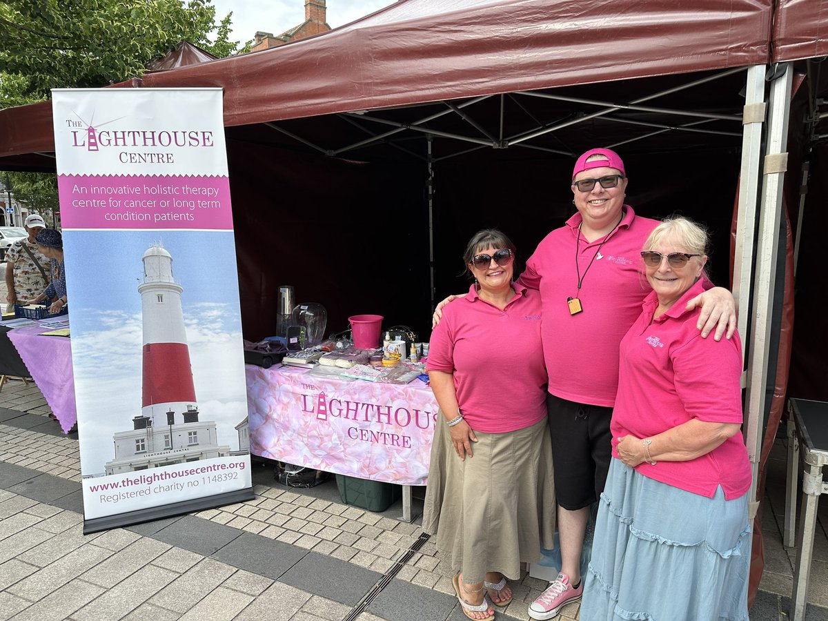 Todays reason to smile…….it may have been a long day,but it was awesome. Ending in Kettering with this beautiful pair doing a tombola.We raised an awesome £88.75.Huge thankyou to @ketteringtowncouncil @we_are_kettering #TeamPink #Kettering #Fundraiser #Tombola #PinkSparkles xxx