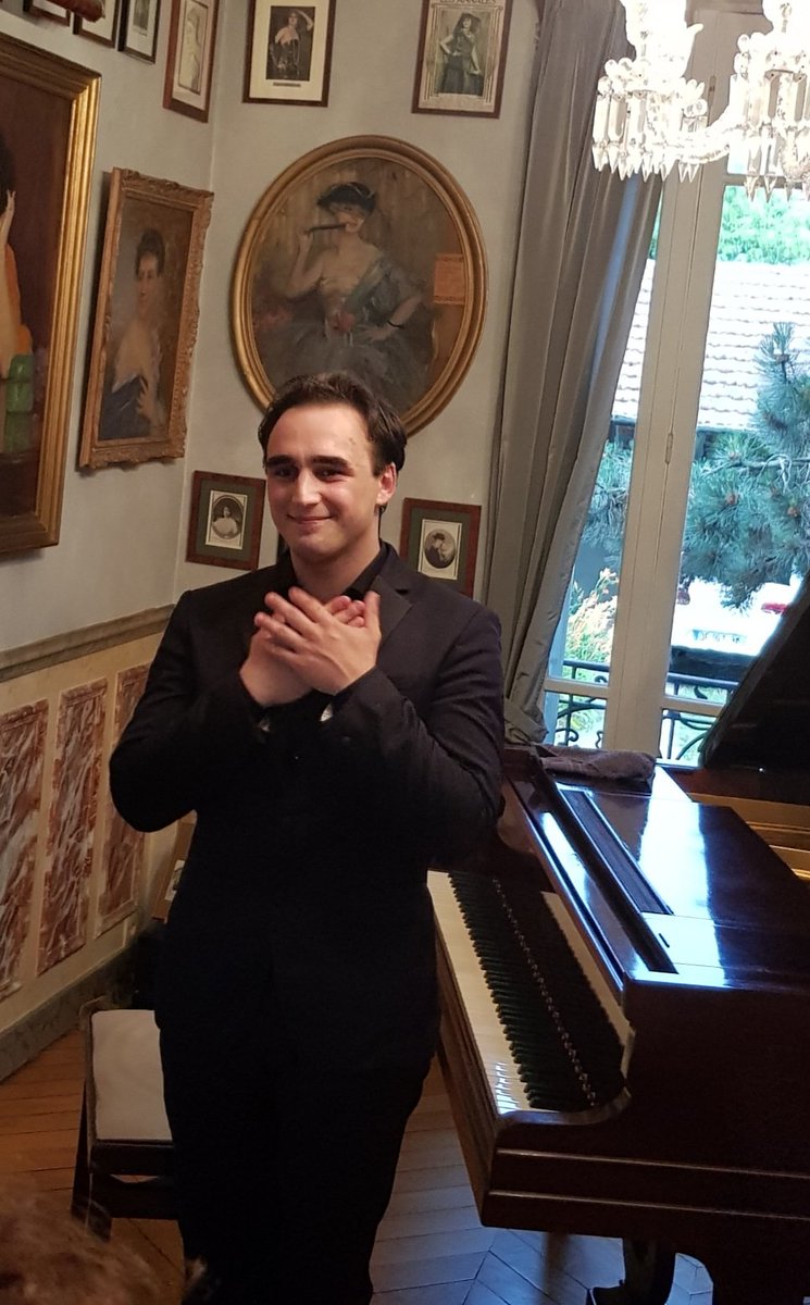 #FeteDeLaMusique chance d'avoir vu en concert privé chez un ami,
le jeune (21 ans) ,talentueux et déjà multirecompensé pianiste Ukrainien Illia Ovcharenko.
Que du bonheur.