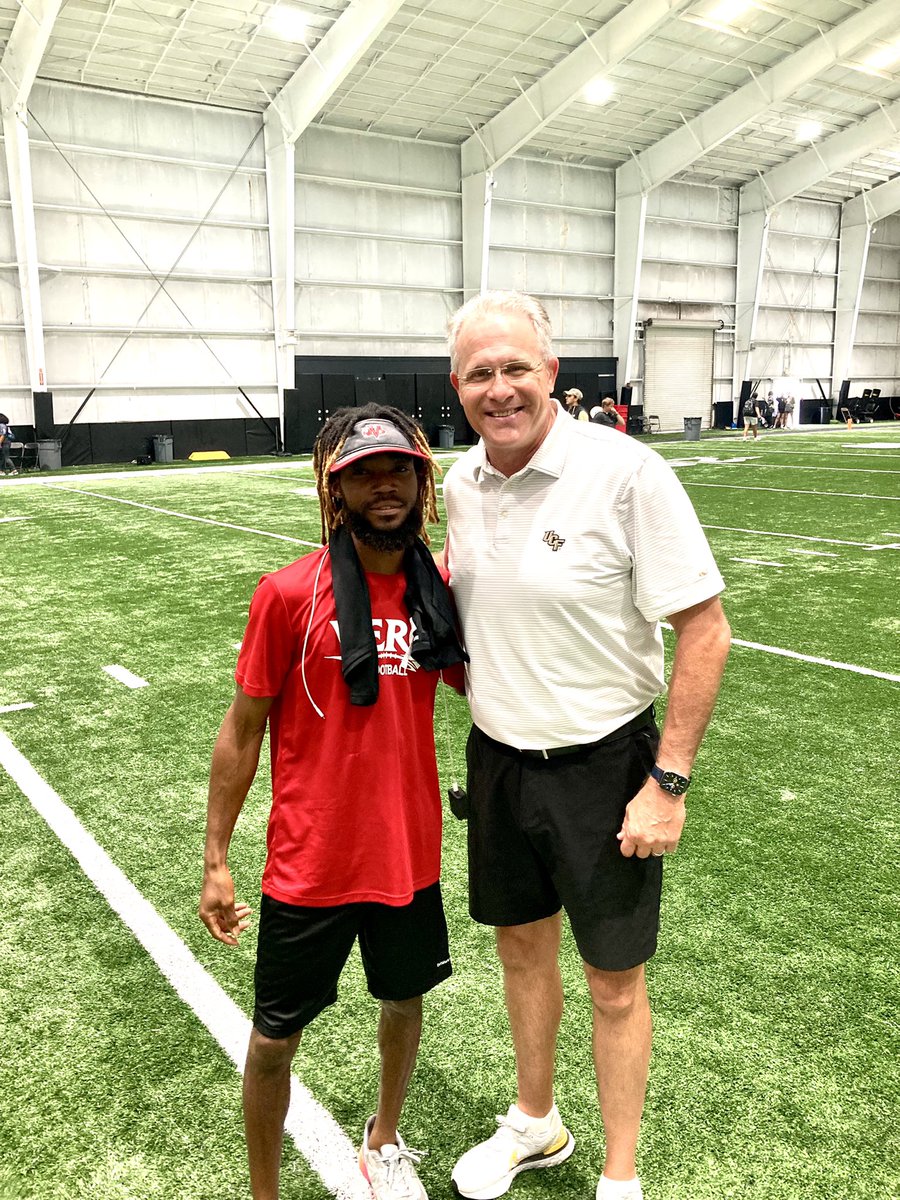 CoachReeseWH's tweet photo. Great day at UCF 7v7 tournament…defense played phenomenal and offense was on fire 🔥 TOURNEY CHAMPS ‼️‼️‼️‼️‼️ #WeAreVero #WaffleHouse #Catch @CATCH__coach @Eddie2fyeeee @austinbanz8 @parkerbanzhaf @sweet_feet_21zo @ChayceTaylor18 @bigJACOBS772 @IsaiahRobertss https://t.co/dm0eetiGhC