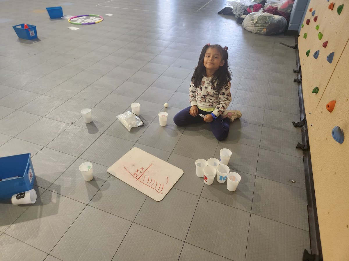 eduscize's tweet photo. Look at that data and check out all that learning. These soon to be 2nd graders were adding in the thousands today, working on place value, and more @BrumbyES @STEMcobb awesome to watch one of my #students have 32 active minutes @IHTSpirit https://t.co/n11utnwWTq