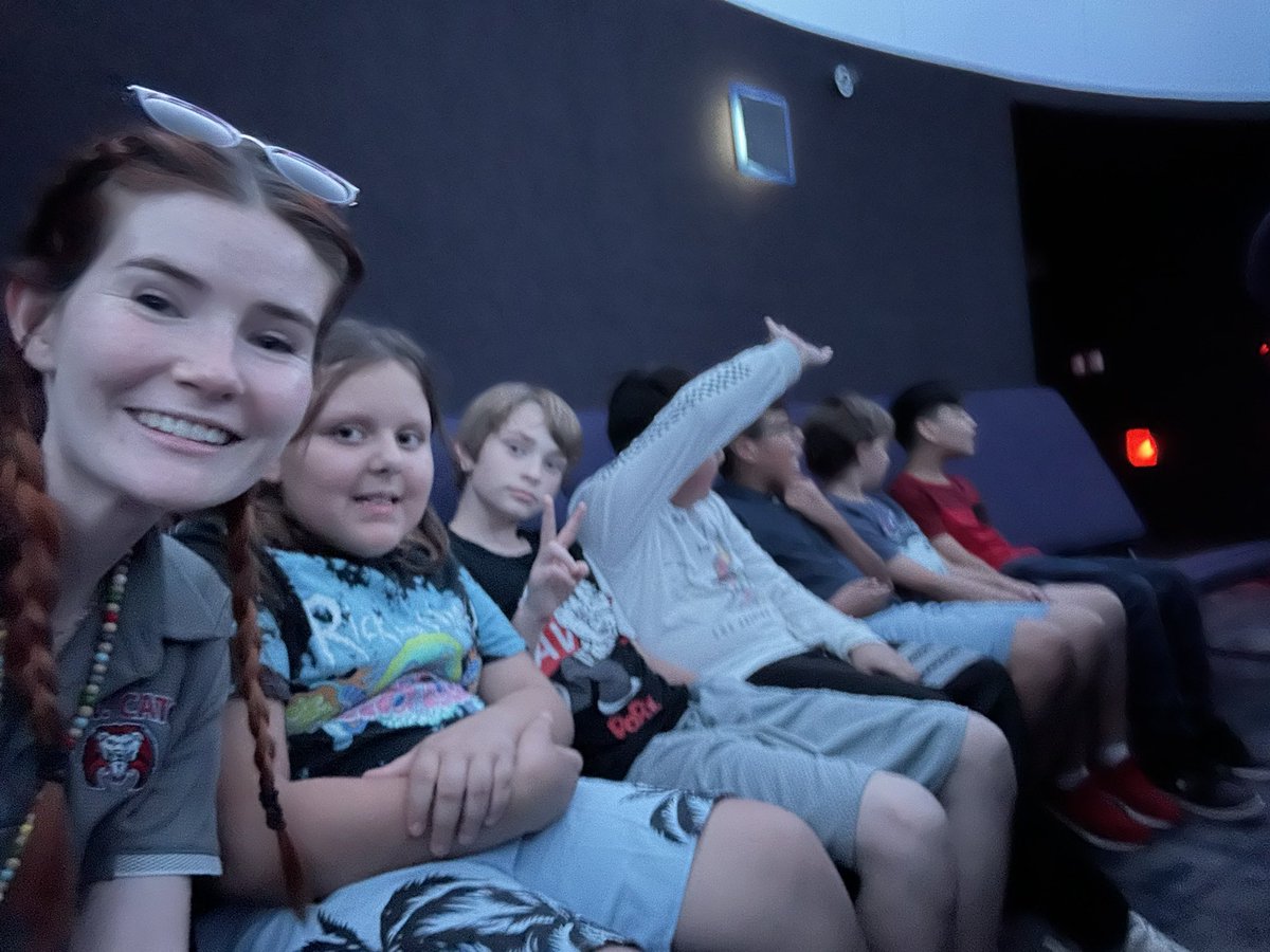 Emily Rudd tweet media