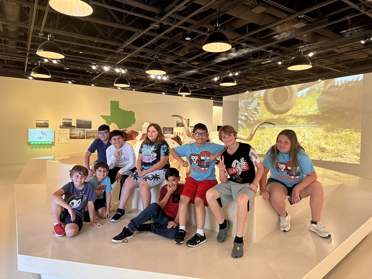 Emily Rudd tweet media