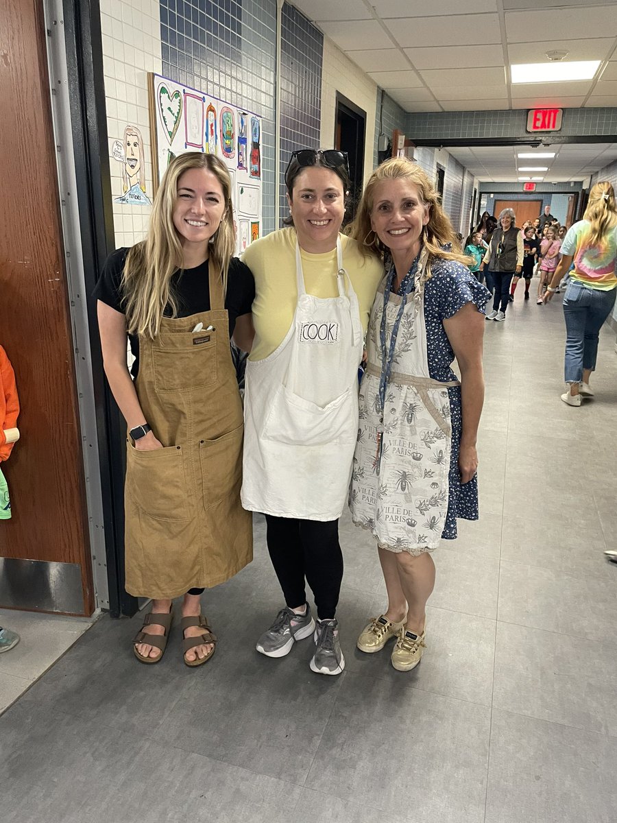 Michelle (@learningbee20) on Twitter photo Will the real ms collins please stand up? Spirit week celebrating ๐ฅณ ms collins. Happy retirement! <a href="/WestSchoolLBNY/">West School</a> <a href="/Ms_FloodLB/">Melissa Flood</a> @Ms_BranderLB <a href="/LBSchoolsNY/">LongBeachSchools</a> Will the real ms collins please stand up? Spirit week celebrating ๐ฅณ ms collins. Happy retirement! <a href="/WestSchoolLBNY/">West School</a> <a href="/Ms_FloodLB/">Melissa Flood</a> @Ms_BranderLB <a href="/LBSchoolsNY/">LongBeachSchools</a>