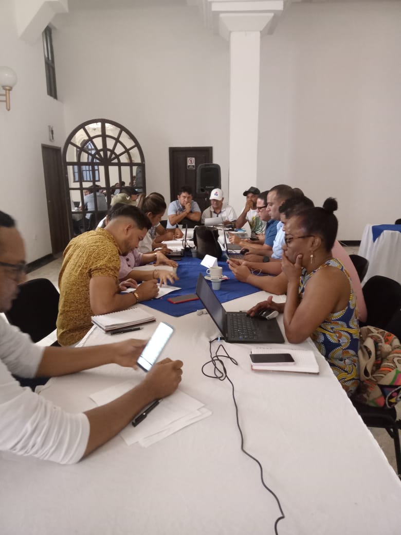 AvelinoMartiART's tweet photo. ART Sierra Nevada y Perijá acompañando los grupos Motor y MEC, reunión con DNP e implementadores, revisión de Proyectos financiados por OcadPaz  municipios de Fundacion y Ciénega.  #PazAvanzarCumpliendo, #PazTotal, @GloriaCuartas, @Rauldelgado58, @infopresidencia, @RenovacionCo https://t.co/ds8ktHmJJ3