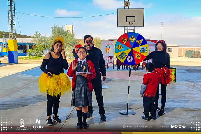 📷 #SeguridadVial 📷📷 | Municipalidad de Tacna sigue capacitando a escolares en materia de seguridad vial

📷 Lea la nota completa aquí: goo.su/o2KesE
