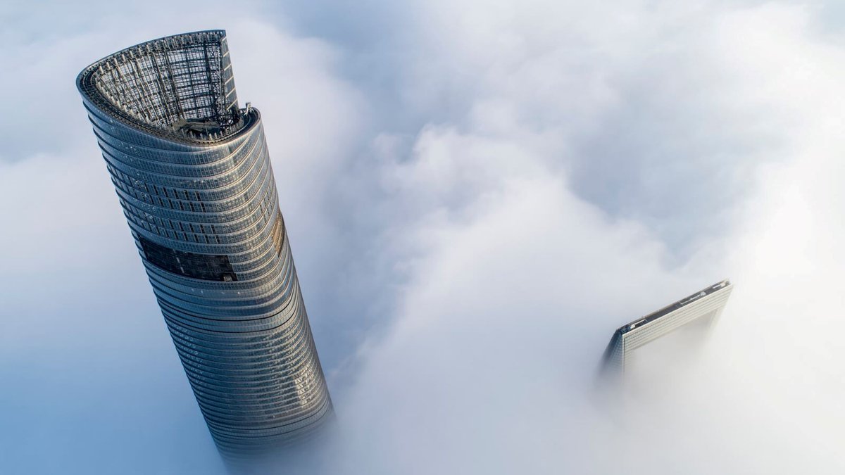 rmacfarlane_IT's tweet photo. '#HPEGreenLake private cloud at Equinix IBX data centers gives customers additional choice, flexibility, and balance in building their hybrid cloud strategy' #HPEDiscover 2023 https://t.co/FcHcDAoxjq https://t.co/Mq18gTd3qd