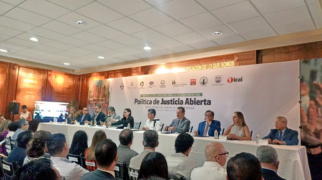 La secretaria <a href="/Tessygb/">Tessy Guajardo</a> junto a los integrantes del Comité Coordinador y la Secretaría Ejecutiva del Sistema Estatal Anticorrupción de Coahuila 
llevaron a cabo la Firma de Declaratoria para la Cocreación de una Política de Justicia Abierta en el Estado de #Coahuila