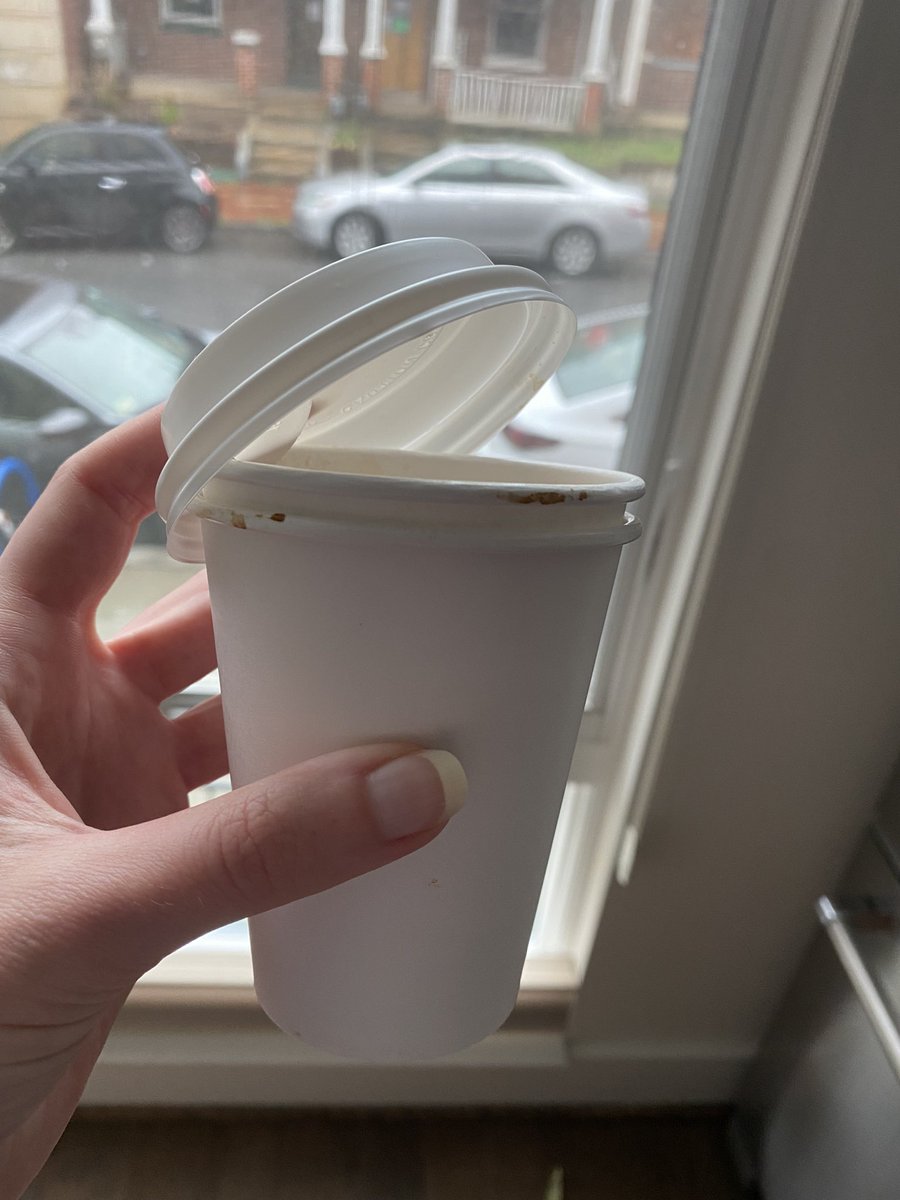 CharDreizen's tweet image. Coffee cups are rrrrrecyclable in DC! Not every community has paper mills that can handle paper cups with plastic coating, but DC is one that does!

But, the paper cup *must* be separated from the plastic lid. Only then… *ominous pause*… can both be recycled separately!