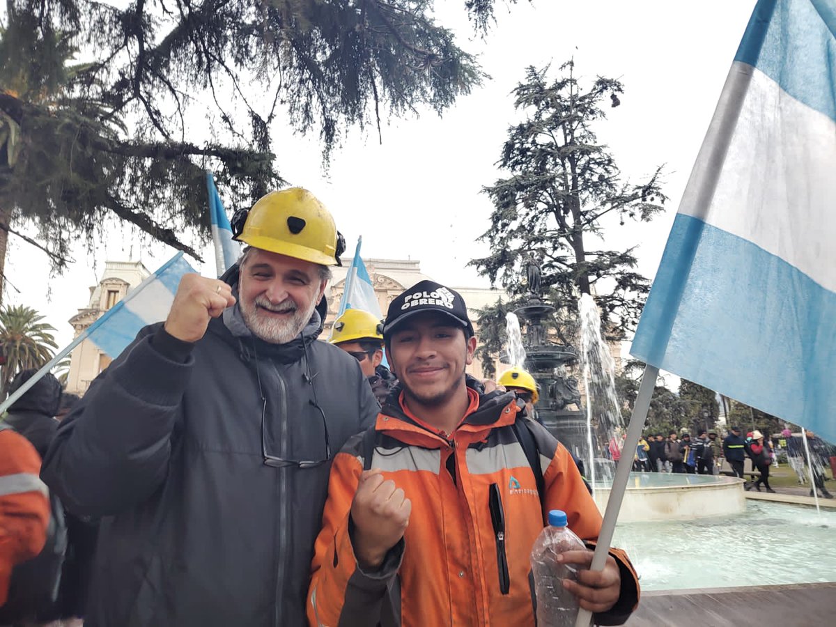 EBelliboni's tweet photo. A la Plaza Belgrano en Jujuy llegan los  mineros de Aguilar unidad de ocupados y desocupados en las calles https://t.co/X38q4cI7fa