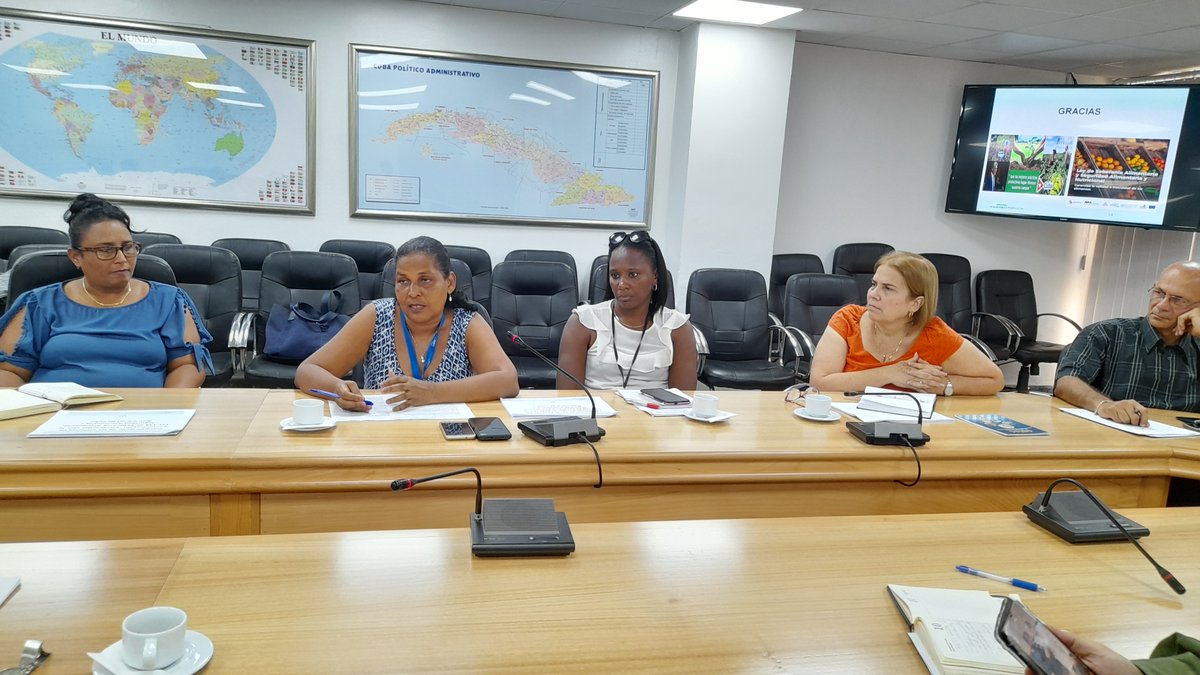En la sede del <a href="/MINSAPCuba/">Ministerio de Salud Pública de Cuba</a> recibimos hoy  al intelectual brasileño Frei Betto, asesor del Gobierno cubano para el diseño e implementación del Plan Nacional de Soberanía Alimentaria y Educación Nutricional (Plan SSAN).

#CubaPorLaVida 

🧵1/2