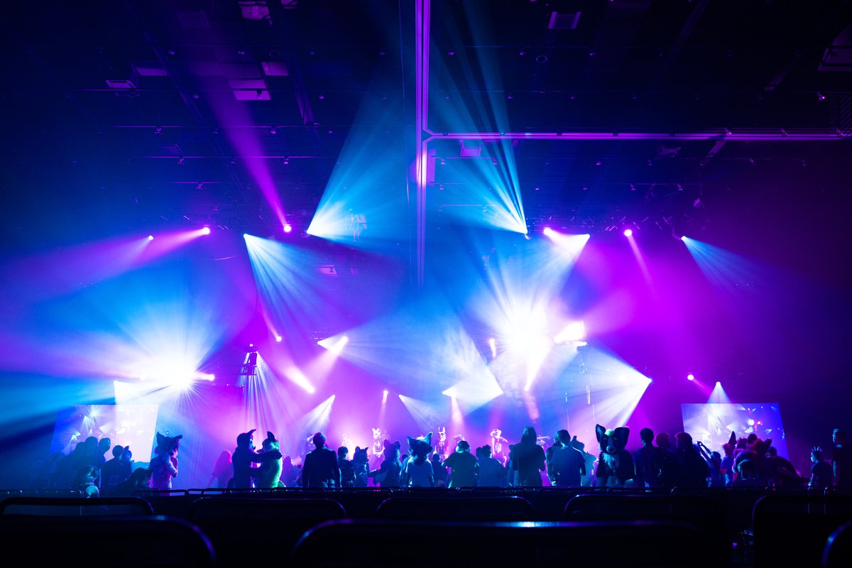 Tonight's #Anthrocon dance lineup! 

🎶 8pm Quirked Up Dog Boy (Disco/House/Funk)
🎶 9:05pm Lykos (Eurodance/Club)
🎶 10:10pm Jakky (Breakbeat/Hardcore)
🎶 11:15pm FORSAKE (Prog. House/Bass)
🎶 12:20am Schlick (Techno)
🎶 1:25am Habs (Trance/Prog. Trance)

📸 <a href="/Randorn/">Randorn Canis</a>