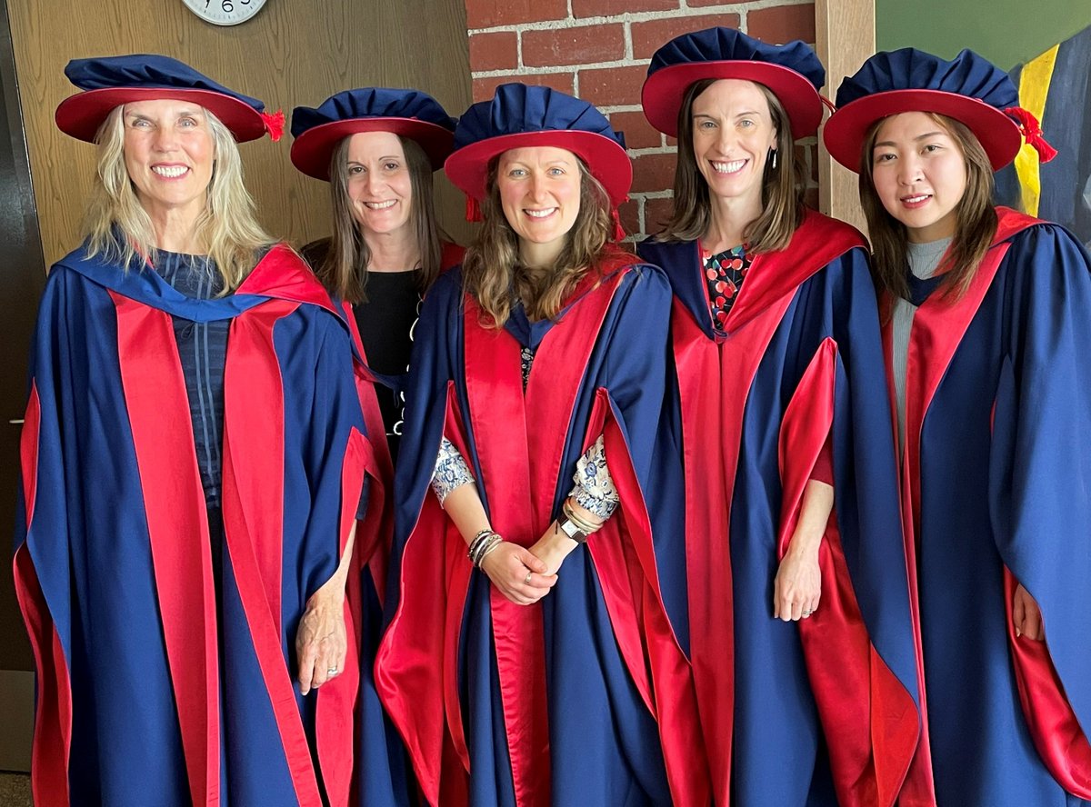 Thrilled to celebrate the conferral of the wonderful Dr @ELitterbach! Thanks to my fantastic colleagues, @ProfKCampbell, @rachellaws1, @JazzminZheng, making a great team to progress early childhood family meals research @DeakinIPAN