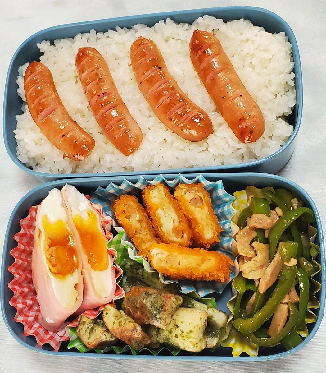 おはようございます😃
木曜日の高校男子弁当🍙
昨日3人弁当を久しぶりに作ったら今日の1人分がスゴく楽に感じました☺️
✴️青椒肉絲
✴️チクワの磯辺揚げ
✴️ハムエッグ
✴️エビ寄せフライ(冷食)
✴️ウインナーごはん
 #お弁当記録
 #高校男子弁当
 #パパ弁当