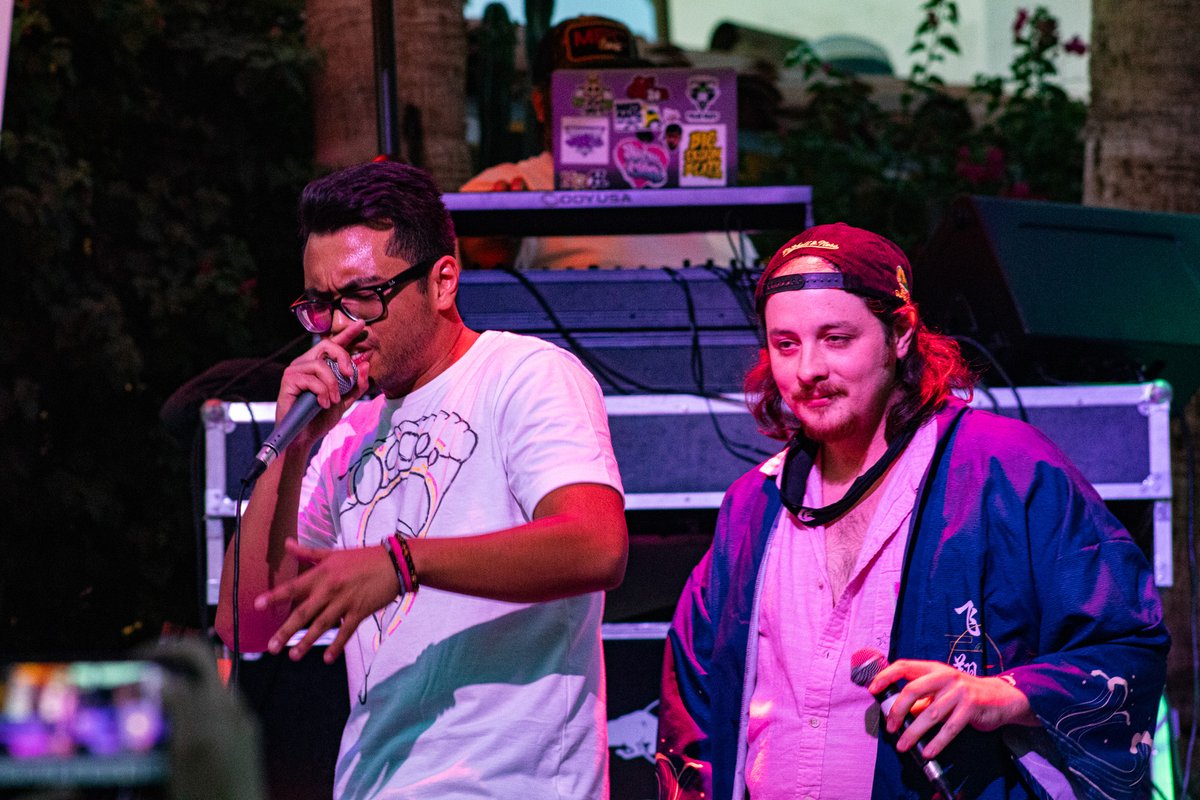 LOLaurence's tweet photo. Best crew in the universe. In all the years i've been doing this rapping shit i've never had this much fun or felt this much love. LOVE these two. Luv our fans. Luv our competition. <3 <3 #Flomont #Forever #SoleSearchers #LasVegasHipHop #THESEFEETAINTFREE https://t.co/jpr7U38pbo
