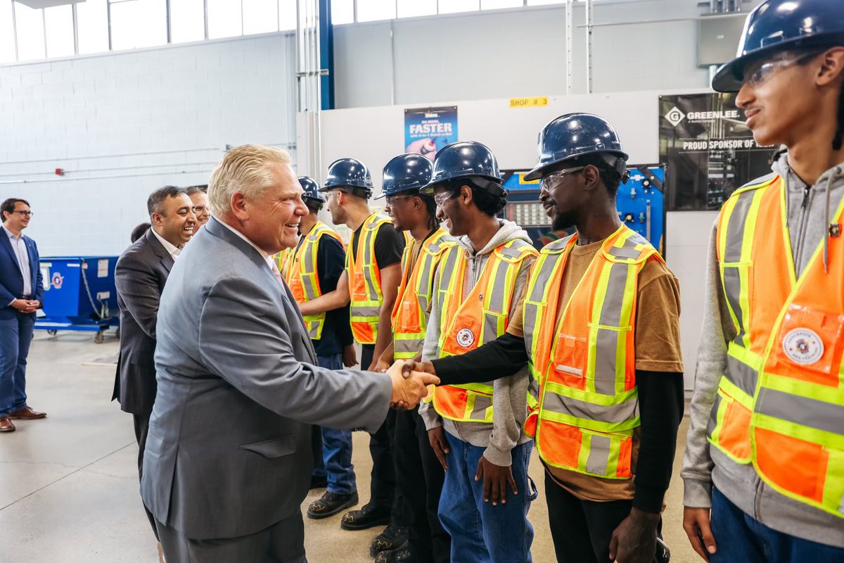 fordnation's tweet image. We’re investing $13 million across Ontario to ensure that registered apprentices &amp;amp; journeypersons qualify for in-demand jobs and earn bigger paycheques.

These electrical training programs will help employers find the skilled workers they need to maintain &amp;amp; grow their businesses.