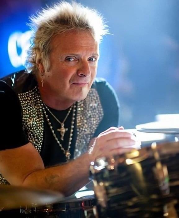 Happy birthday brother Joey Kramer        
