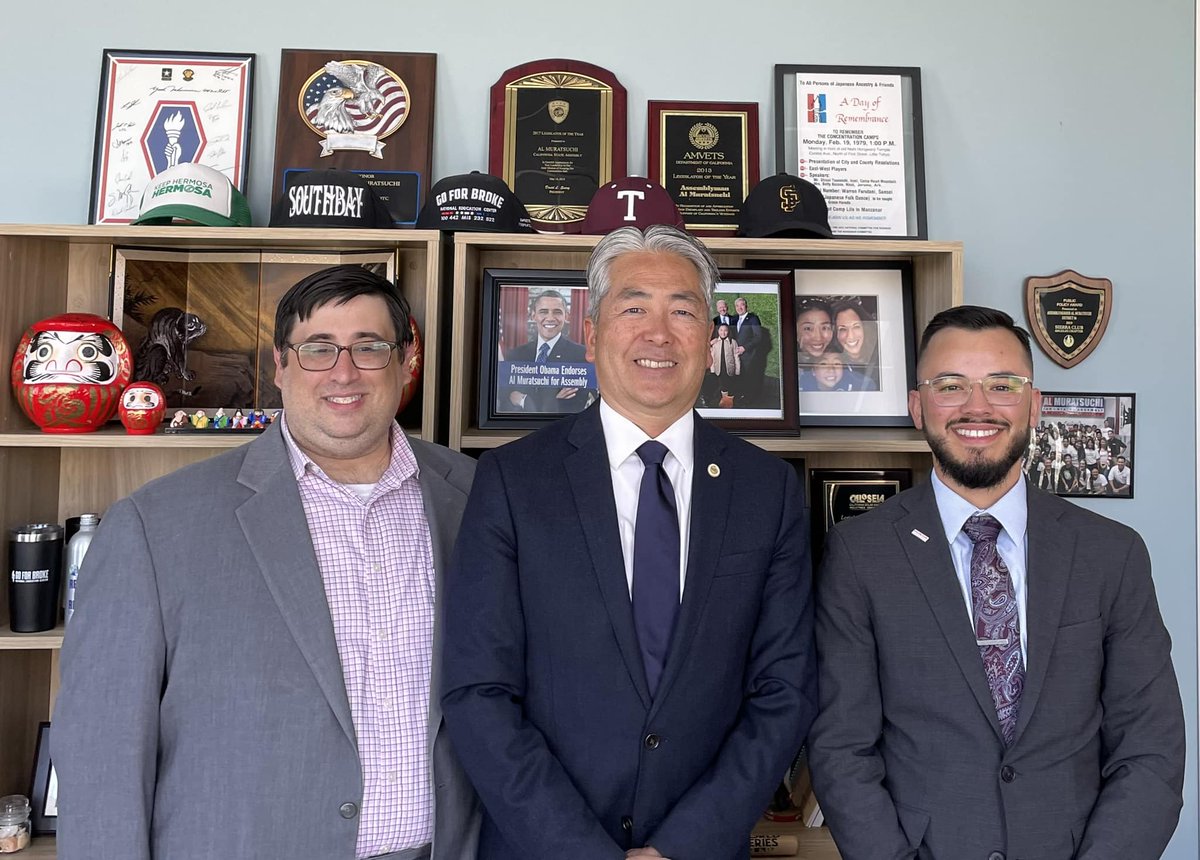 AsmMuratsuchi's tweet photo. @HondaInAmerica came to the State Capitol today. With their national HQ in Torrance, Honda is the largest private employer in the city w/over 1800 employees. They assured me Honda is committed to  Torrance and CA. I offered my strong support to keep Honda jobs in Torrance. https://t.co/ebpvTnmV5w