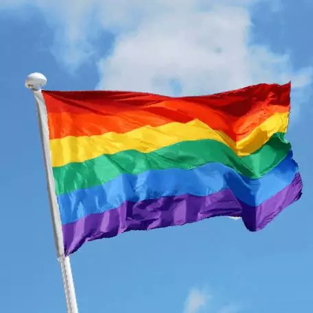 @JuanmiGG_News Habrá que llenar Twitter con la bandera LGTBI si tanto les jode a los fachas.