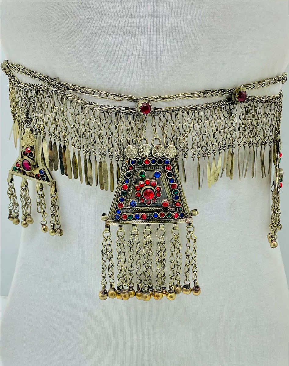 Handmade Gypsy Nomadic Belly Chain.

Shop Now:
buff.ly/3Nm3fzn

#Vintarust #salejewelry #braceletshop #braceletsvintages #neckalcesets #shopsmall #viralreels #bellybelt  #jewelrylovers #jewelrysales #InstaJewelry #InstaFashion #vintagejewelry #vintagejewelrylover