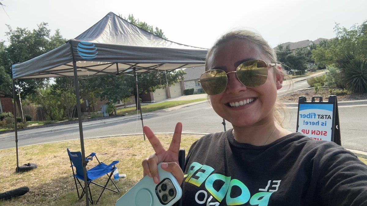100 degree weather don’t stop us!!!! Proud moment for setting the tent solo! Lol waiting on the crew to get here .. hunting FIBER is what we do!! 🔥🔥🔥 #lifeatATT <a href="/AntwanEavesATT/">Antwan J. Eaves</a>  <a href="/luzvargas93/">Luz Vargas</a> <a href="/JeremiahSchmit5/">Jeremiah Schmitt</a>