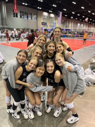 cphsvb2018's tweet photo. Here is your AAU 15 Club Sapphire Champion’s.  Congrats to Texas 512 15’s team &amp; coaches. We see you Ce-Ce, Katelyn, Skylar, Giana, and Sibley. Super proud of all of you. Let’s GO #CPProud #TheStandard #ForthepackWiththepack @Texas512VBC @CPHS_TWolves @LISDActivities @LISD_AD https://t.co/xa40vnzIeg