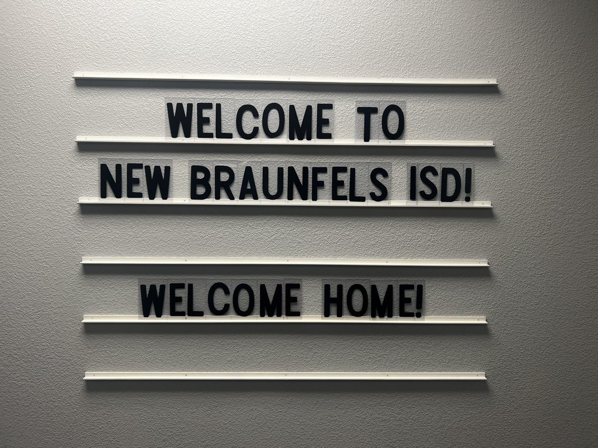 LArterburyNBISD's tweet photo. Love stopping by our @NewBraunfelsISD Human Resources dept to see what inspirational message awaits on the board. This one made my heart happy. I can’t wait to meet all our new teachers and staff members!! Thank you for choosing us. We are glad you are here. Welcome Home 💙 https://t.co/POVsM67ehQ