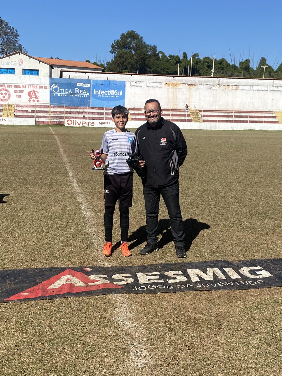 mec_oficial's tweet photo. 🏆Destaques do MEC no JOJU 2023

🏅 @arthue473 Melhor jogador sub-13 da competição.

🏅 @felipe_paiva2010 Melhor Goleiro Sub-13 da competição.

🏅 @enzotmarch Melhor jogador Sub-15 da competição.

Parabéns meninos! 👏 
Seguimos! 💙

Avante, MEC! 🔵⚪️ https://t.co/sYnok6hwUm