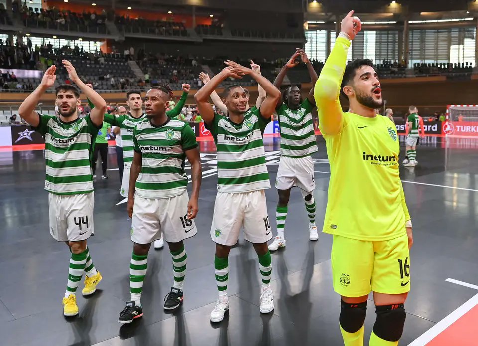 CabineSport's tweet photo. Sporting sagra-se tricampeão nacional de Futsal 🏆 https://t.co/mFsioxRDay