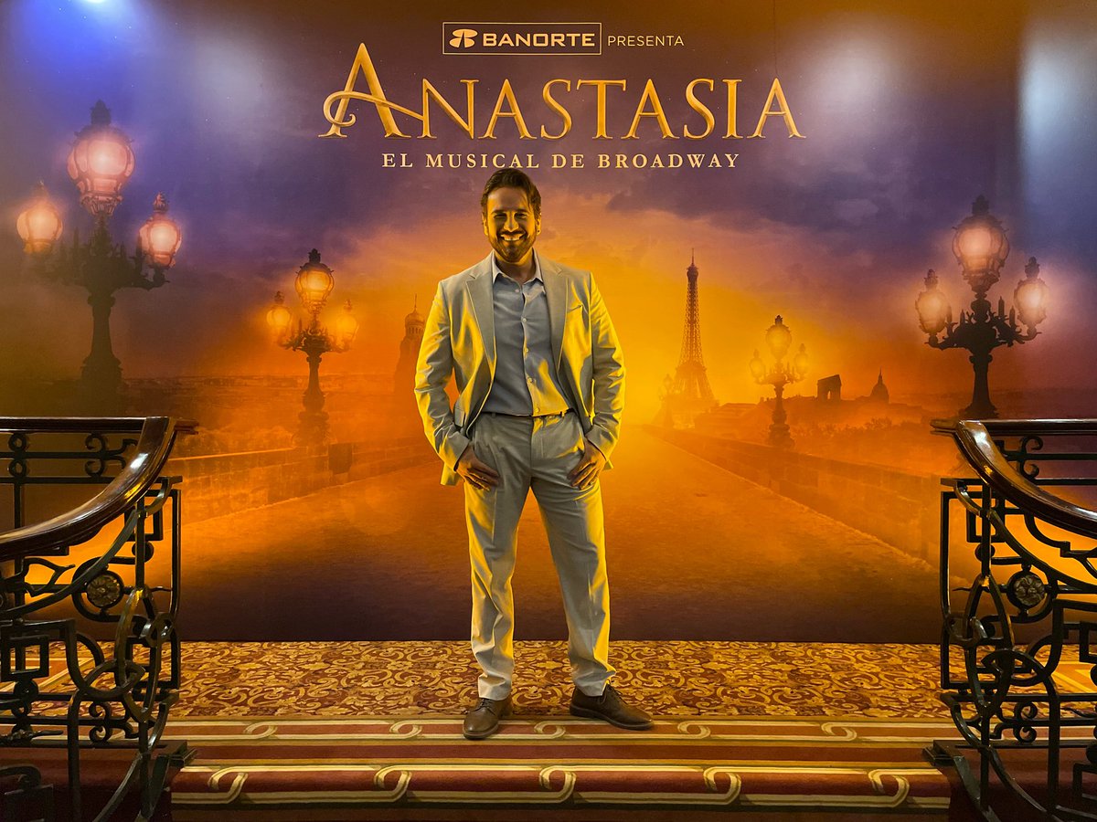 Carlos Quezada (@carlosqzada) on Twitter photo Feliz de compartirles que formo parte del elenco de #Anastasiamx de <a href="/EscenarioOCESA/">Escenario OCESA</a> interpretando a GLEB personaje antagónico de la historia. Gracias infinitas por esta enorme oportunidad. Feliz de compartirles que formo parte del elenco de #Anastasiamx de <a href="/EscenarioOCESA/">Escenario OCESA</a> interpretando a GLEB personaje antagónico de la historia. Gracias infinitas por esta enorme oportunidad.
