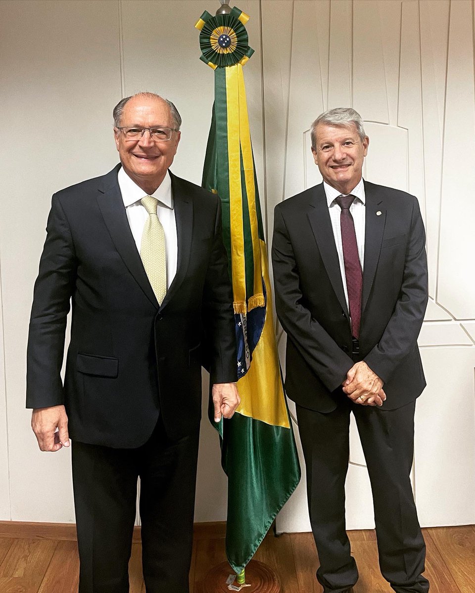 Tive a honra de conversar com o presidente em exercício, Geraldo Alckmin. Conversamos sobre a construção da segunda ponte urbana em Colatina e, também, solicitei apoio do governo federal para tratarmos na Reforma Tributária a oneração de alimentos nocivos à saúde do brasileiro.