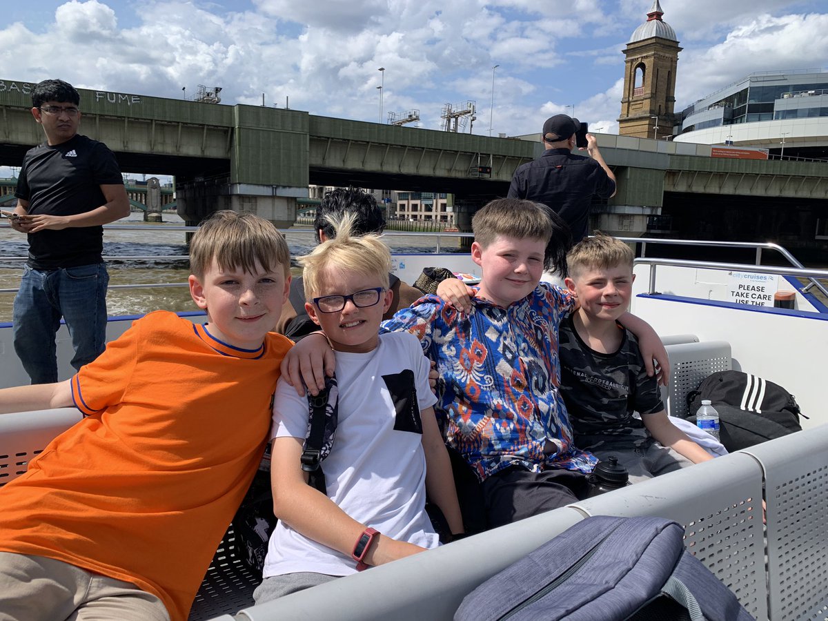 PickeringJunior's tweet photo. #pcjs #yearsix #Londonresidential https://t.co/inKVupkbVv